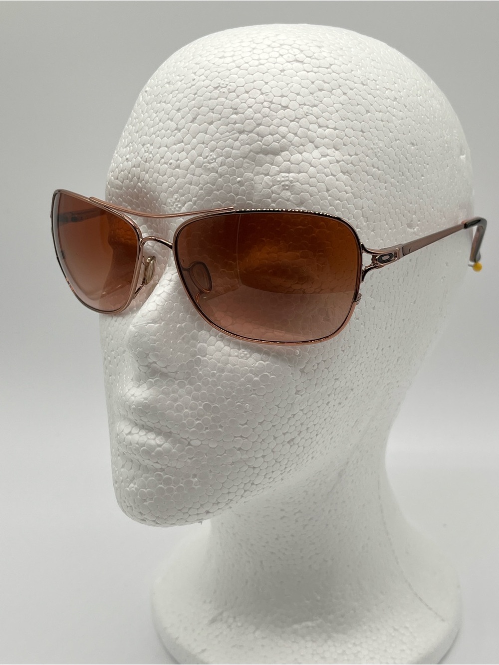OAKLEY CONQUEST WOMEN’S SUNGLASSES. 004101-02 polished rose gold.  Size59-14-130